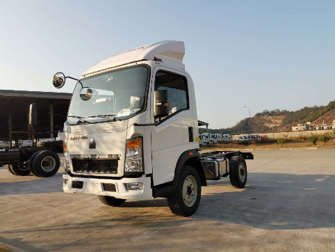 Howoの低下の側面2000kgのフィリピンのための頑丈なダンプ トラック4の車輪
