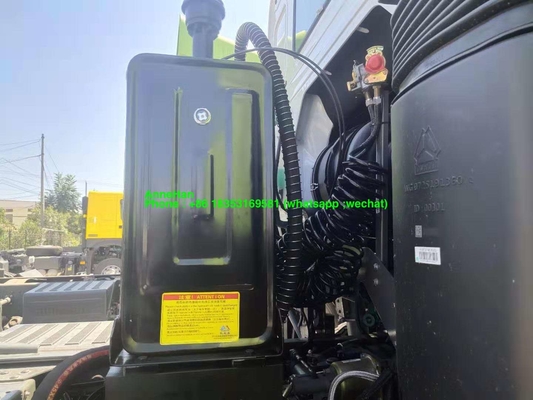 1000Lオイル タンクが付いている40T 420hp Sinotrukのトラクターのトラック