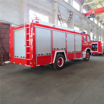 赤い140KW 5000L Dongfeng 4*2の消火活動のトラック