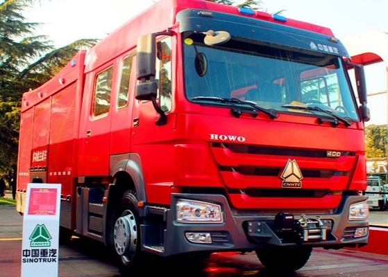 救助の普通消防車4x2 251hp - 350hp SINOTRUK HOWOの消防士のトラック6m3の水漕