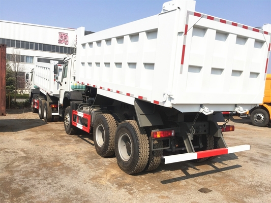 SINOTRUK HOWO ZZ3257N3647Bの重い後部ダンプ トラックの頑丈なダンプカー トラック