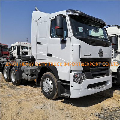 白いSinotruk A7 6x4の索引車のトラックのHowo 6x4のトラクターのトラック