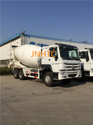 Howo Sinotruk 9つの立方10m3 12CBMのコンクリートミキサー車のトラック2の座席