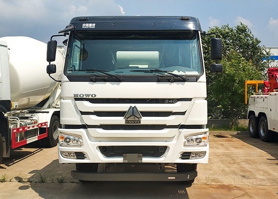 Sinotruk HOWOのトラックミキサのトラック8cbm 6X4の混合機の具体的なセメント