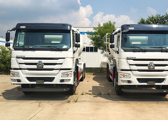 Sinotruk HOWOのトラックミキサのトラック8cbm 6X4の混合機の具体的なセメント
