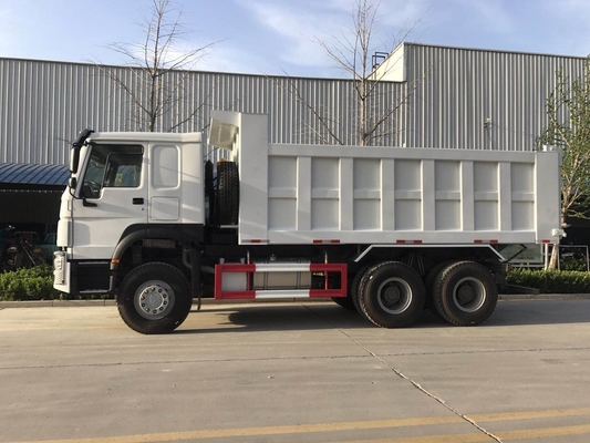 SINOTRUK Howo 6x4 3の車軸ダンプ トラック頑丈なダンプ トラックのダンプカー トラックに荷を積む30トン
