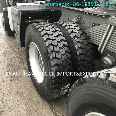 Sinotruk HOWOの索引車のトラック6x6 371hp