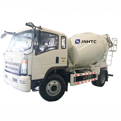 Sinotruk HOWOライト トラックミキサのトラック4x2 4立方メートル