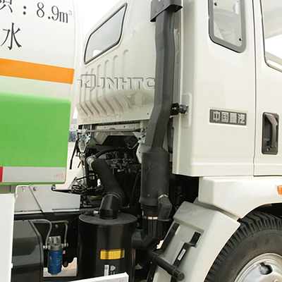 14mの前部スプリンクラーが付いているSINOTRUK HOWOの軽水のタンクローリー4x2