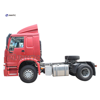 Sinotruk Howo 400Lのタンカーのディーゼル トラクターのトラック4x2 102km/h