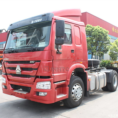 Sinotruk Howo 400Lのタンカーのディーゼル トラクターのトラック4x2 102km/h
