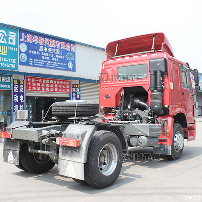Sinotruk Howo 400Lのタンカーのディーゼル トラクターのトラック4x2 102km/h