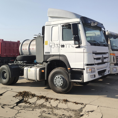 Sinotruk HOWO 4x2のトラクターのヘッド トラックEuro2 371hp