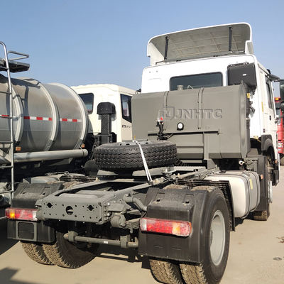 Sinotruk HOWO 4x2のトラクターのヘッド トラックEuro2 371hp
