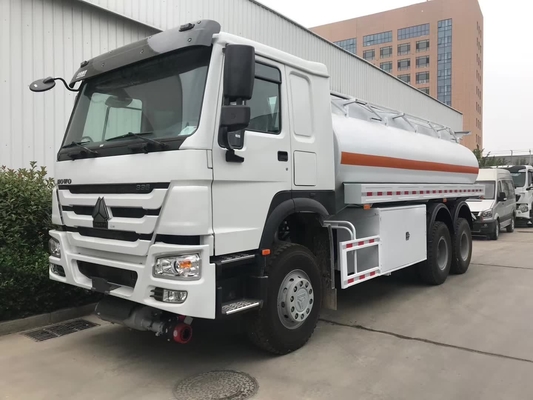 Sinotruk LHDの石油燃料のタンク車400L 20cbm 371HP