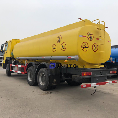 Sinotruk HOWO 371hpの石油燃料のタンカーのトレーラーEuro2 Euro3 25000L 6x4