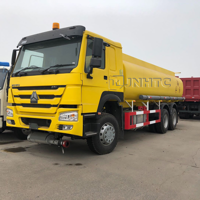Sinotruk HOWO 371hpの石油燃料のタンカーのトレーラーEuro2 Euro3 25000L 6x4