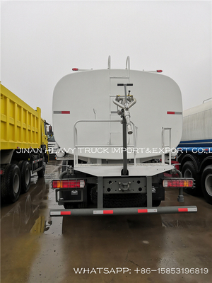 フィリピンの市場のためのSINOTRUK HOWO 20CBM水スプリンクラーのトラック