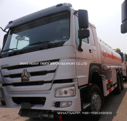 Sinotruk Howo 25cbmの25000リットルはオイル タンクのトレーラー オイルの詰物のトラックを
