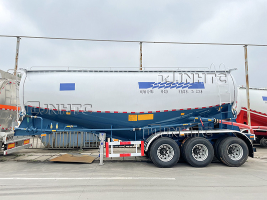 SINOTRUK 3 Alxesのバルク セメントのトレーラーのディーゼル機関50のトン45 CBM
