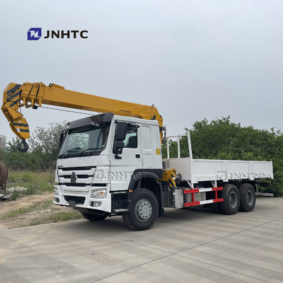 Sinotruk Howo 6x4 10の望遠鏡のトラックはクレーンまっすぐな腕の貨物トラック クレーンを取付けた