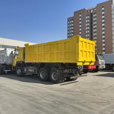 5.6mの貨物ボディとのHOWO 6x4 20のトン30のトン10の荷車引きのダンプ トラック20Cubic 371hp