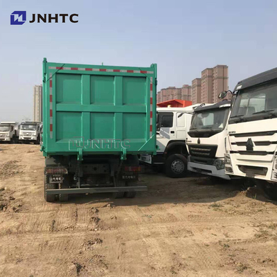 SINOTRUK HOWO 8x4 420hp 28cbm 12の荷車引きのダンプ トラックのダンプカー トラック