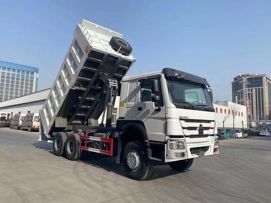 中間の持ち上がるシステムSINOTRUK HOWOダンプTruck371HP 6X4 20CBM負荷25トンの