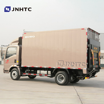 Sinotruck Howoの軽量商業トラックの輸送4x2ヴァン