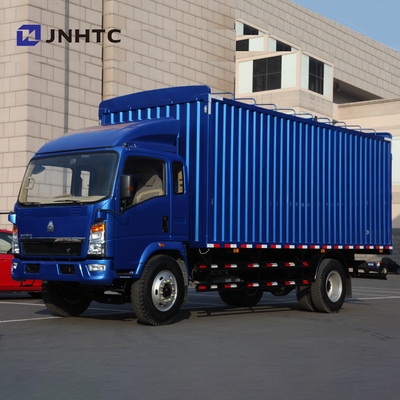 HOWO 4x2の軽量商業トラックの輸送の貨物Box WagonヴァンTruck