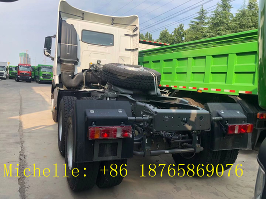 Sinotruk Howo 6*4のトラクターのトラック10の荷車引きのトラクターの頭部100トン
