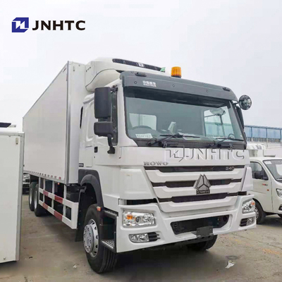 SINOTRUK HOWO 6x4の重い貨物トラック20cbmのThermos冷却装置トラック