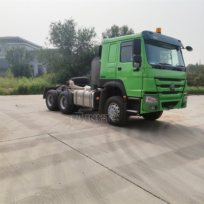使用されたSinotruk Howo 6x4のトラクターのトラックのRhdの人のディーゼル