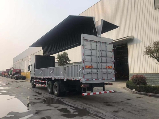 SINOTRUK HOWO A7 6X4の重い貨物トラックのユーロII 10の荷車引きの翼ヴァン