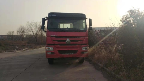 Sinotruk HOWOの重いヴァン平面貨物トラック8*4 12の荷車引き