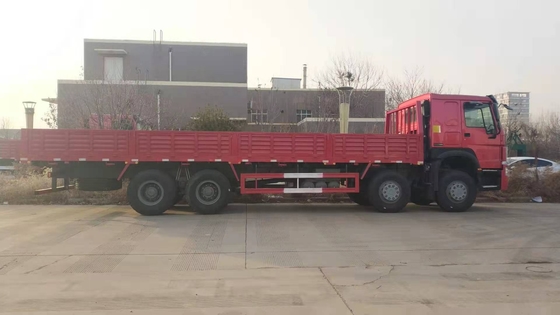 Sinotruk HOWOの重いヴァン平面貨物トラック8*4 12の荷車引き