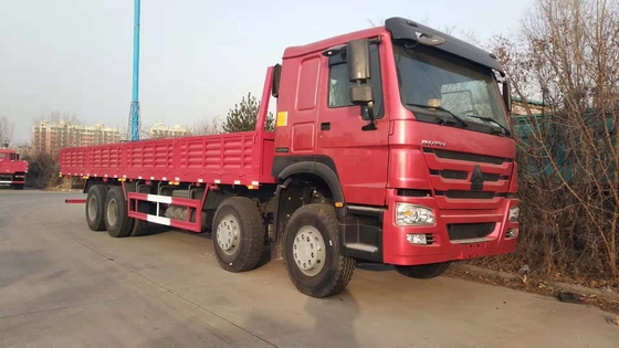 Sinotruk HOWOの重いヴァン平面貨物トラック8*4 12の荷車引き