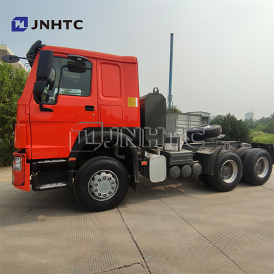 Howoはトラクターのヘッド トレーラーを95のKm/h 6x6 30トンの使用した