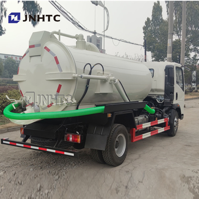 Sinotruk HOWO 4X2の下水の吸引のトラックのユーロ3 Rhd LHD 5000リットル