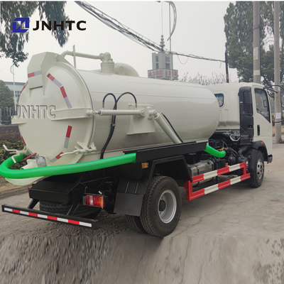 Sinotruk HOWO 4X2の下水の吸引のトラックのユーロ3 Rhd LHD 5000リットル