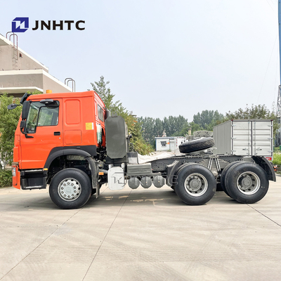 Sinotruk HOWO 6x4 10の車輪20ton RHDのトラックのヘッド索引車のトラクターのトラック