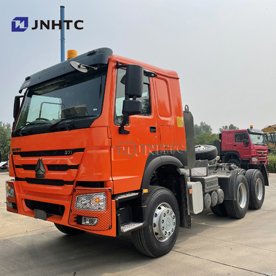 Sinotruk HOWO 6x4 10の車輪20ton RHDのトラックのヘッド索引車のトラクターのトラック