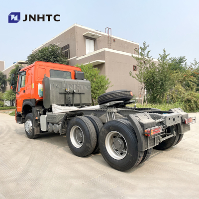 Sinotruk HOWO 6x4 10の車輪20ton RHDのトラックのヘッド索引車のトラクターのトラック