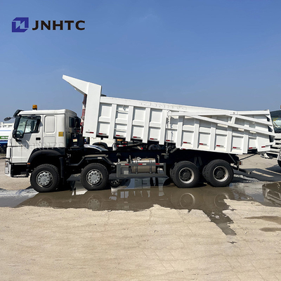 後部カバーSinotruk Howoが付いている前部持ち上がる頑丈なダンプ トラック12の車輪