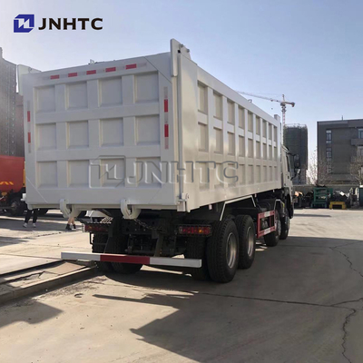 Sinotruk Howoのベンツの白いダンプ トラック50T 12の車輪右ドライブ新しいモデル