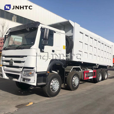 Sinotruk Howoのベンツの白いダンプ トラック50T 12の車輪右ドライブ新しいモデル