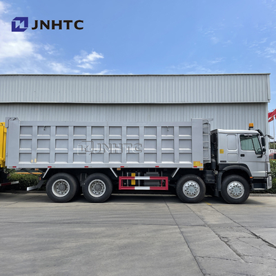 8x4 12荷車引きのダンプ トラックのSinotruk Howoの新しいモデル371hp
