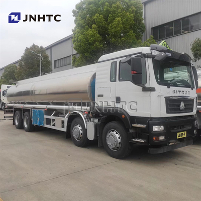 8x4は20000リットルSinotruk 30000リットルの25000リットルが石油タンカーのトラックを燃料タンクのトラックを