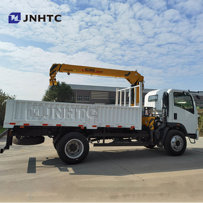 Sinotruk Howo 4*4の3.2Tクレーンが付いている小さい貨物トラック