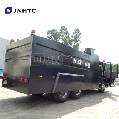 SINOTRUKの移動式トラックは防弾Military CargoヴァンTruck Antiの暴動車を取付けた